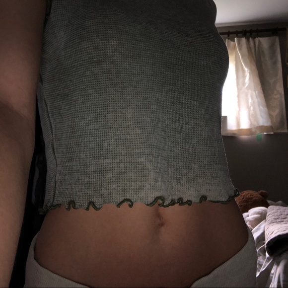 American Eagle Crop Top - Picture 1 of 3